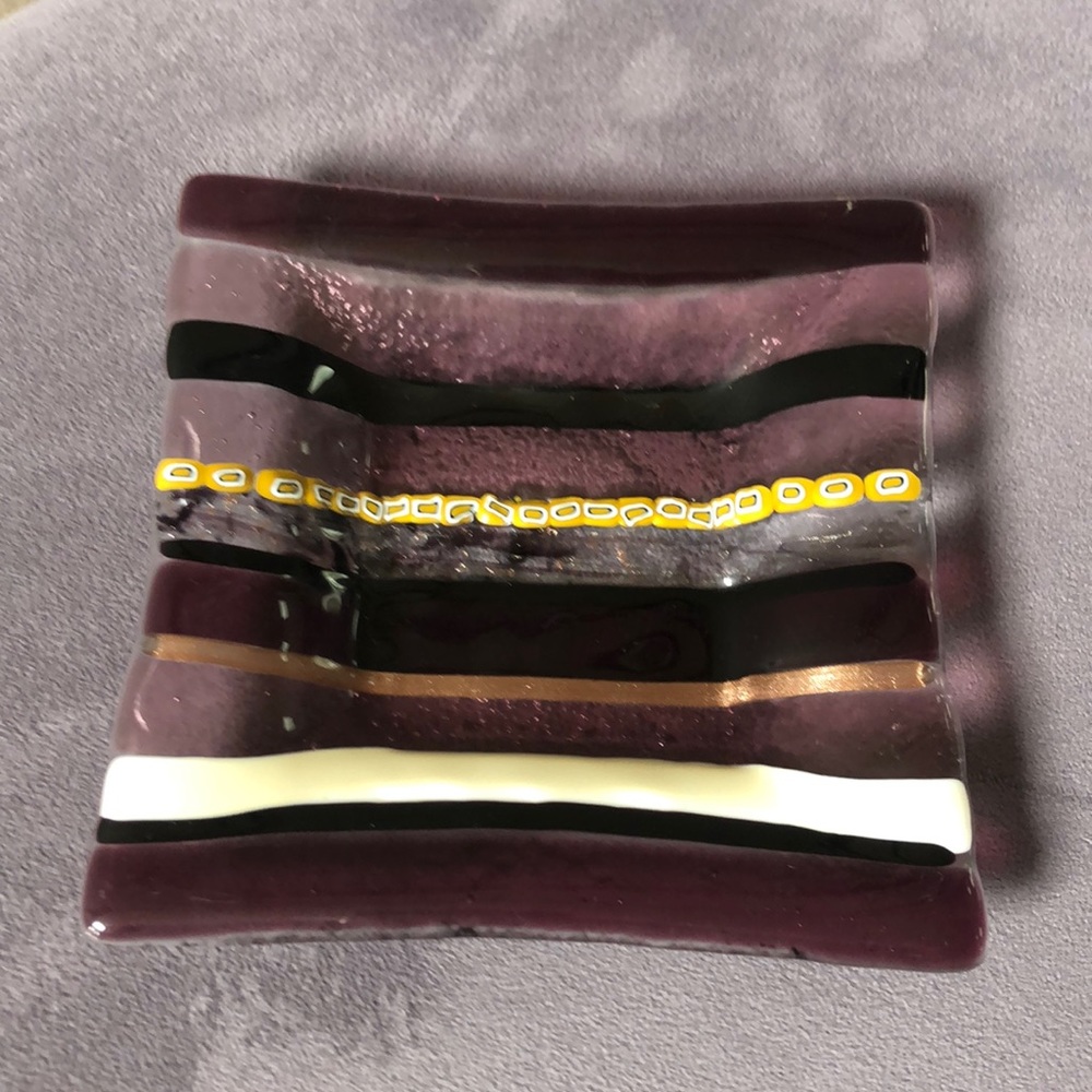 Purple 💜 black 🖤 gold 💛 small dish